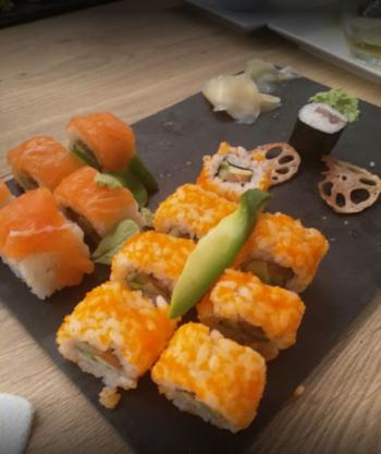 Bistro pasta & sushi